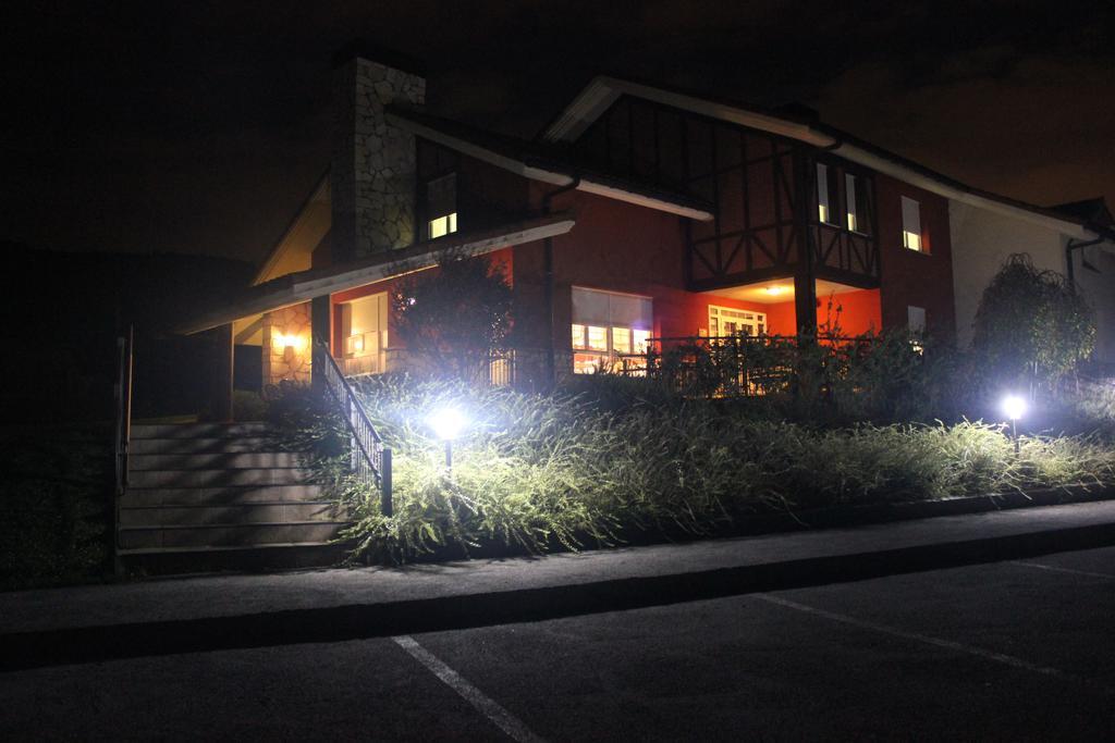 Madarian Guest House Lezama  Exterior photo
