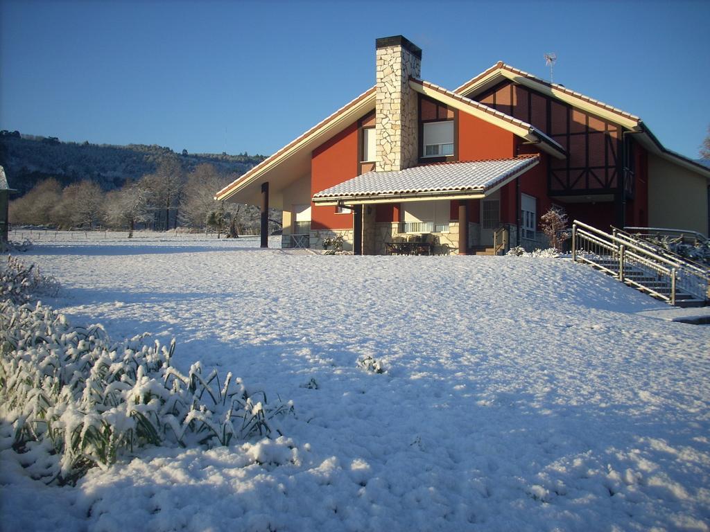 Madarian Guest House Lezama  Exterior photo