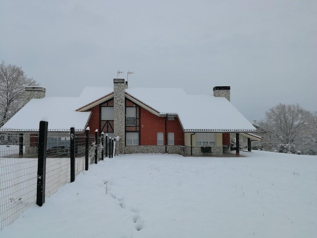 Madarian Guest House Lezama  Exterior photo